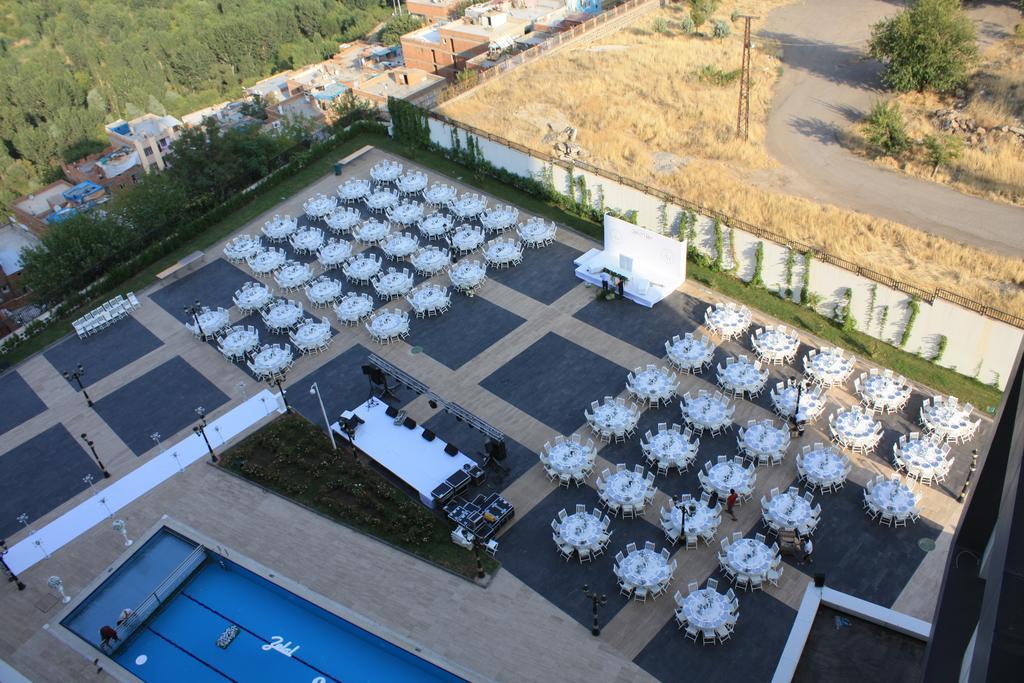 Hotel Wyndham Garden Diyarbakır Esterno foto